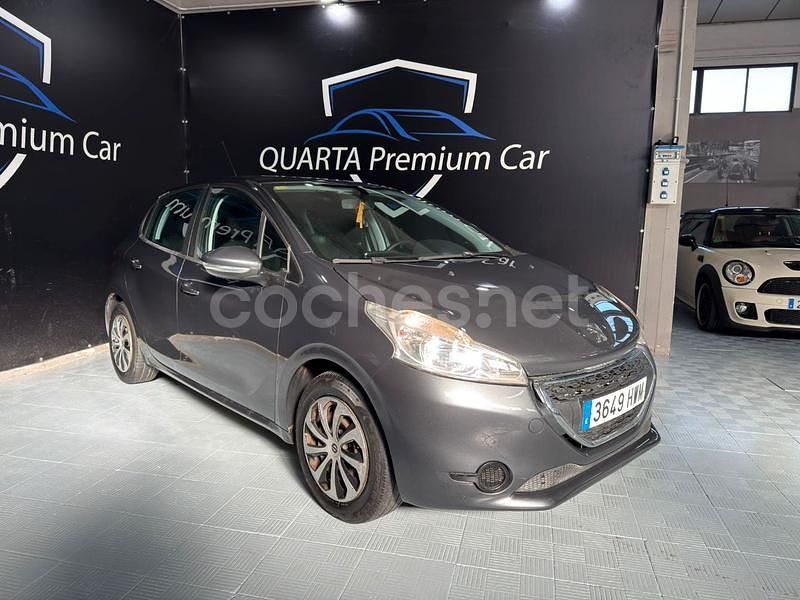 Gris / plata Usado 2014 Peugeot 208 Active Utilitario | 4499 € (Buen precio) - Imagen 1/4