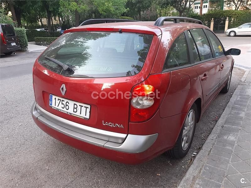 Usado Renault Laguna GrandTour Expression 120 CV (88 kW) 2002 Granate Familiar
