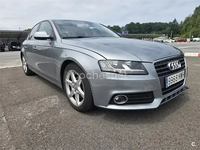 Usado Audi A4 Ambition 143 CV (105 kW) 2014 Gris / plata Berlina