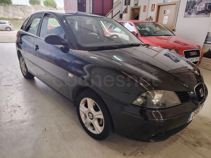 Usado Seat Ibiza Sport 75 CV (55 kW) 2005 Negro Utilitario