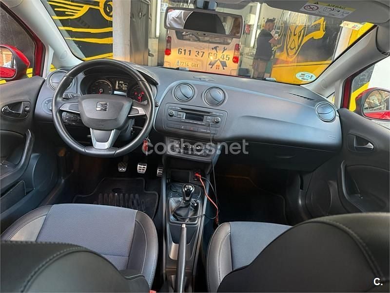 Usado Seat Ibiza I-Tech 85 HP (62 kW) 2014 Vermelho Sedan
