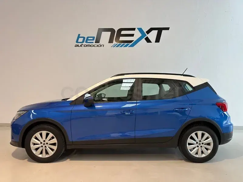 Usado Seat Arona Xperience 110 CV (80 kW) 2023 Azul SUV