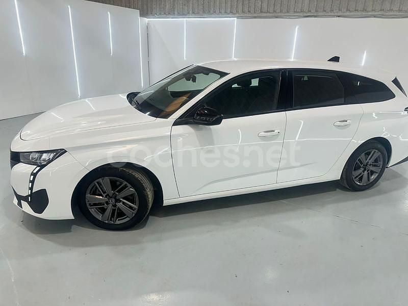 Usado Peugeot 308 SW Active 130 CV (95 kW) 2022 Blanco Familiar