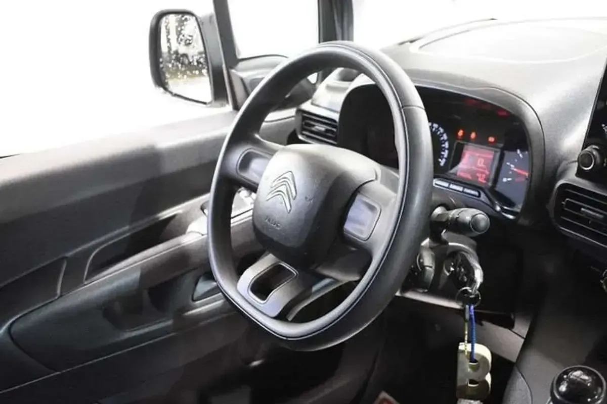 Usado Citroën Berlingo 101 CV (74 kW) 2021 Blanco Monovolumen