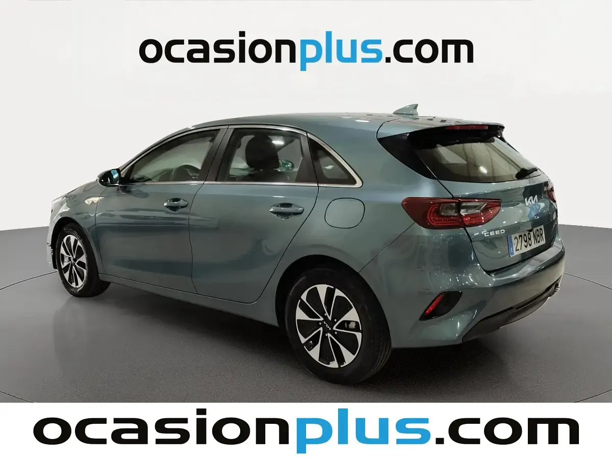 Usado Kia Ceed 101 CV (74 kW) 2025 Gris Utilitario