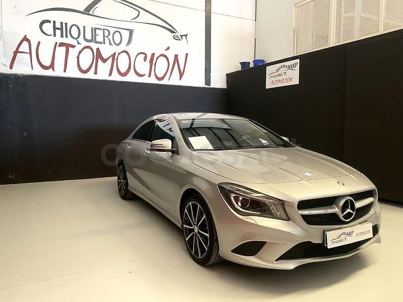 Usado Mercedes CLA200 Urban 136 CV (100 kW) 2015 Gris / plata Berlina