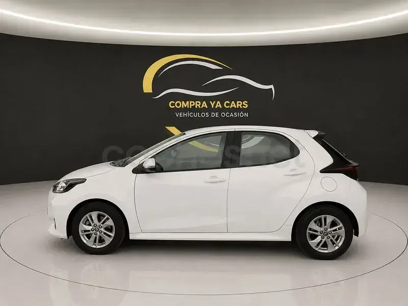 Usado Toyota Yaris Hybrid Plus 116 CV (85 kW) 2025 Blanco Berlina