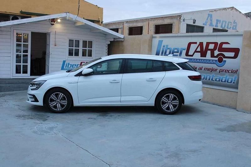 Usado Renault Mégane GrandTour Zen 116 CV (85 kW) 2022 Blanco Familiar