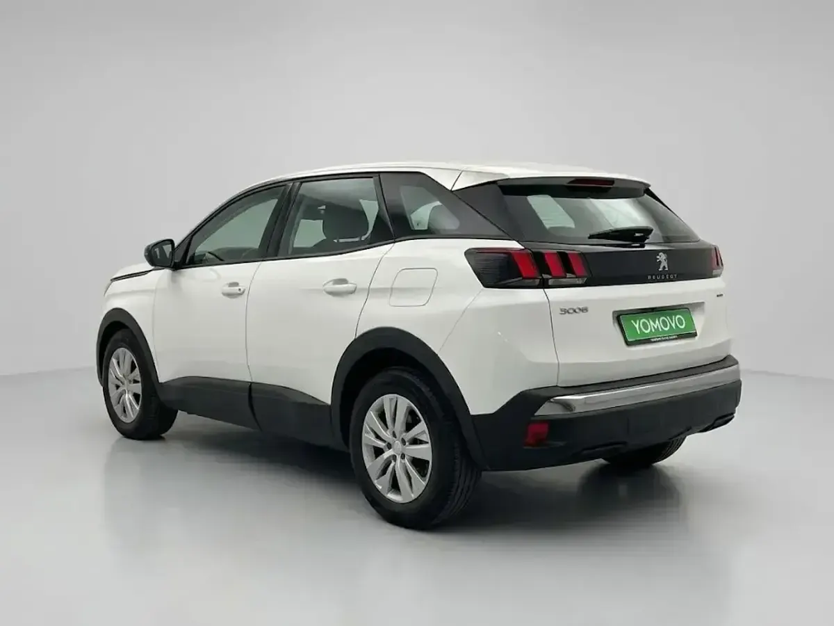 Usado Peugeot 3008 Active 131 CV (96 kW) 2022 Blanco SUV