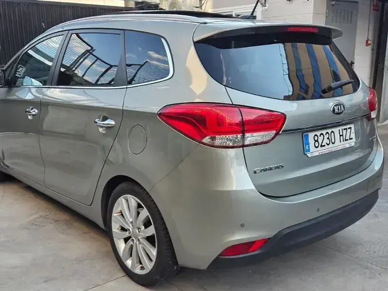 Usado Kia Carens 136 CV (100 kW) 2014 Beige Monovolumen