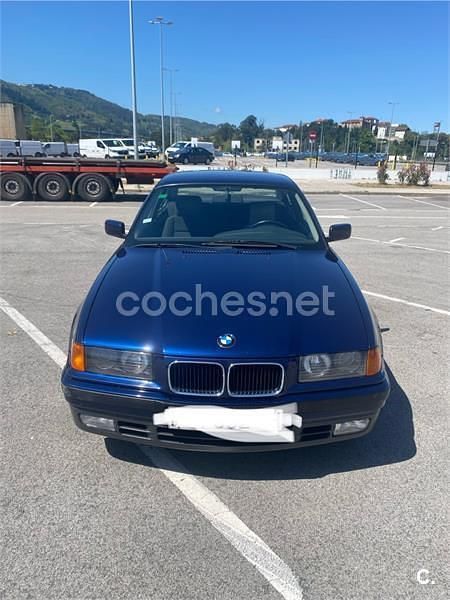 Usado BMW 318 140 CV (102 kW) 1993 Azul Coupe