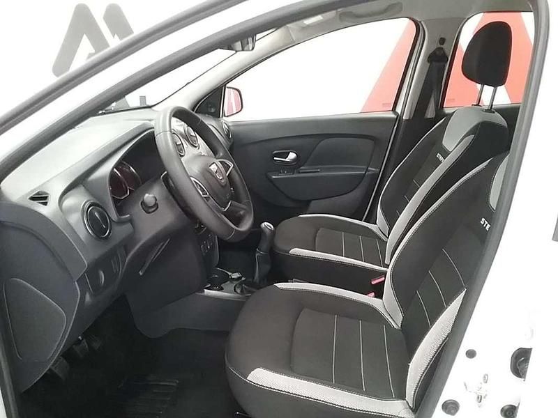 Usado Dacia Sandero Essentiel 95 CV (69 kW) 2020 Blanco Utilitario