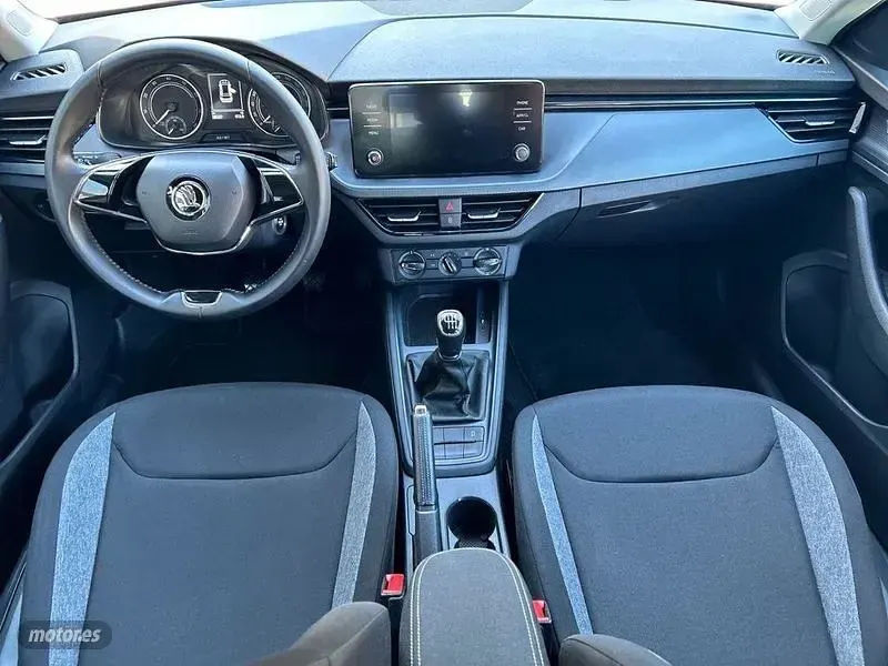 Usado Skoda Kamiq Active 110 CV (80 kW) 2022 Naranja SUV