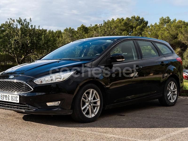 Käytetty Ford Focus Trend 125 HP (91 kW) 2018 Musta Farmari