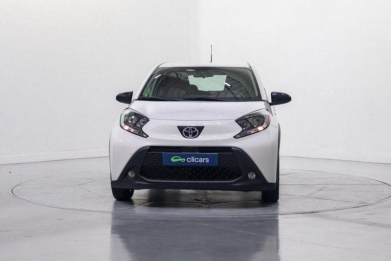 Usado Toyota Aygo X Play 72 CV (52 kW) 2022 Blanco SUV