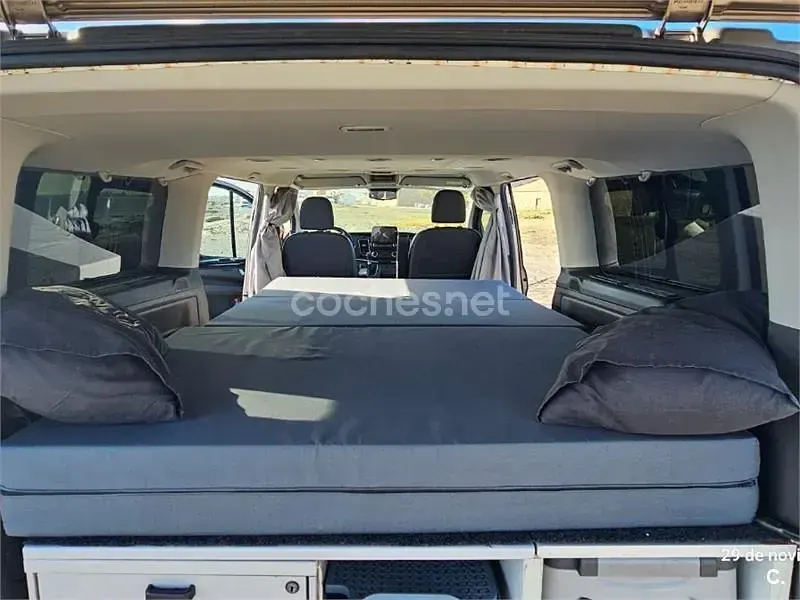 Usado Ford Tourneo Titanium 170 CV (125 kW) 2019 Beige Monovolumen