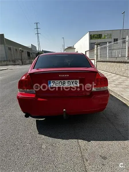 Usado Volvo S60 Momentum 130 CV (95 kW) 2006 Rojo Berlina