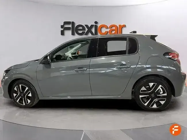 Usado Peugeot 208 Allure 100 CV (73 kW) 2025 Gris Utilitario