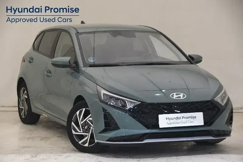 Usado Hyundai i20 100 CV (73 kW) 2025 Verde Utilitario