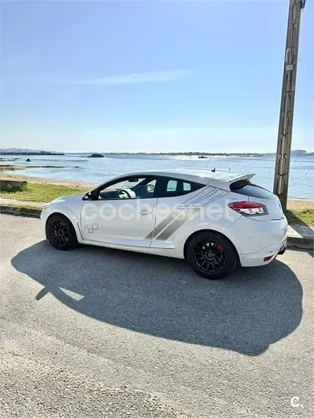 Usado Renault Mégane Coupé Trophy 275 CV (202 kW) 2015 Blanco Coupe