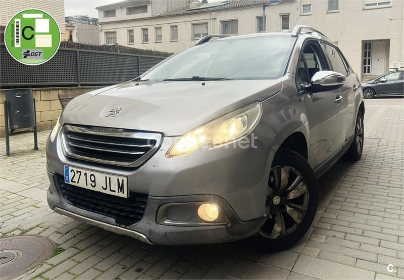Usado Peugeot 2008 Style 110 CV (80 kW) 2017 Gris / plata SUV