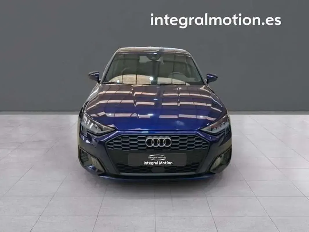 Usado Audi A3 Sportback g-tron Business 131 CV (96 kW) 2023 Azul Utilitario