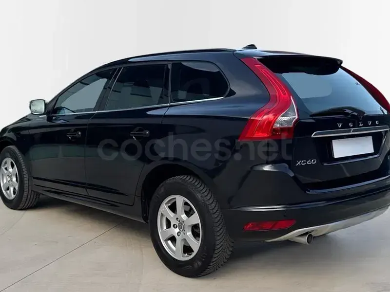 Usado Volvo XC60 Kinetic 136 CV (100 kW) 2014 Negro SUV