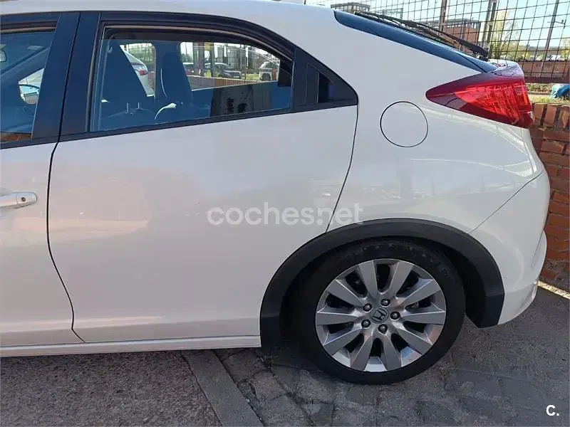 Usado Honda Civic Sport 100 CV (73 kW) 2012 Blanco Berlina