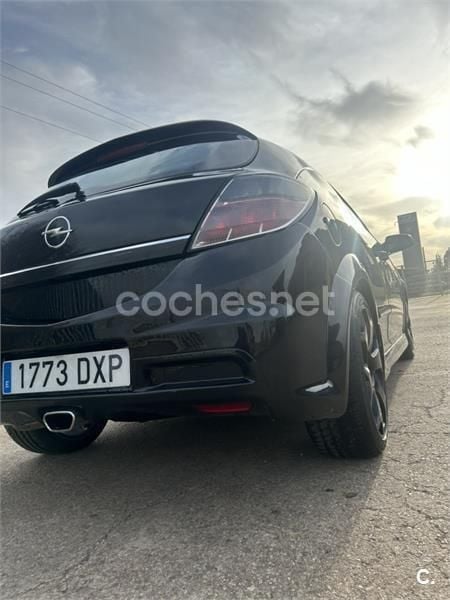 Negro Usado 2006 Opel Astra GTC OPC Berlina | 7500 € - Imagen 1/4