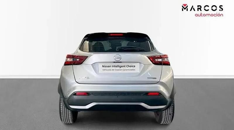 Usado Nissan Juke N-Connecta 143 CV (105 kW) 2023 Diam. silver midnight black metalizado SUV