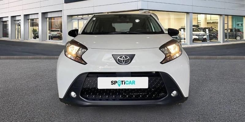 Usado Toyota Aygo X 72 CV (52 kW) 2022 Blanco SUV