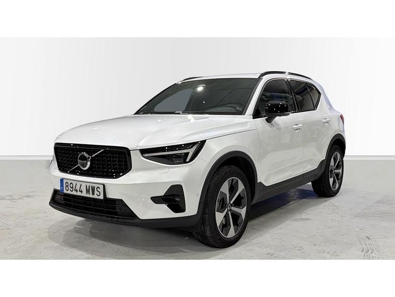 Usado Volvo XC40 Plus 163 CV (119 kW) 2024 Blanco SUV
