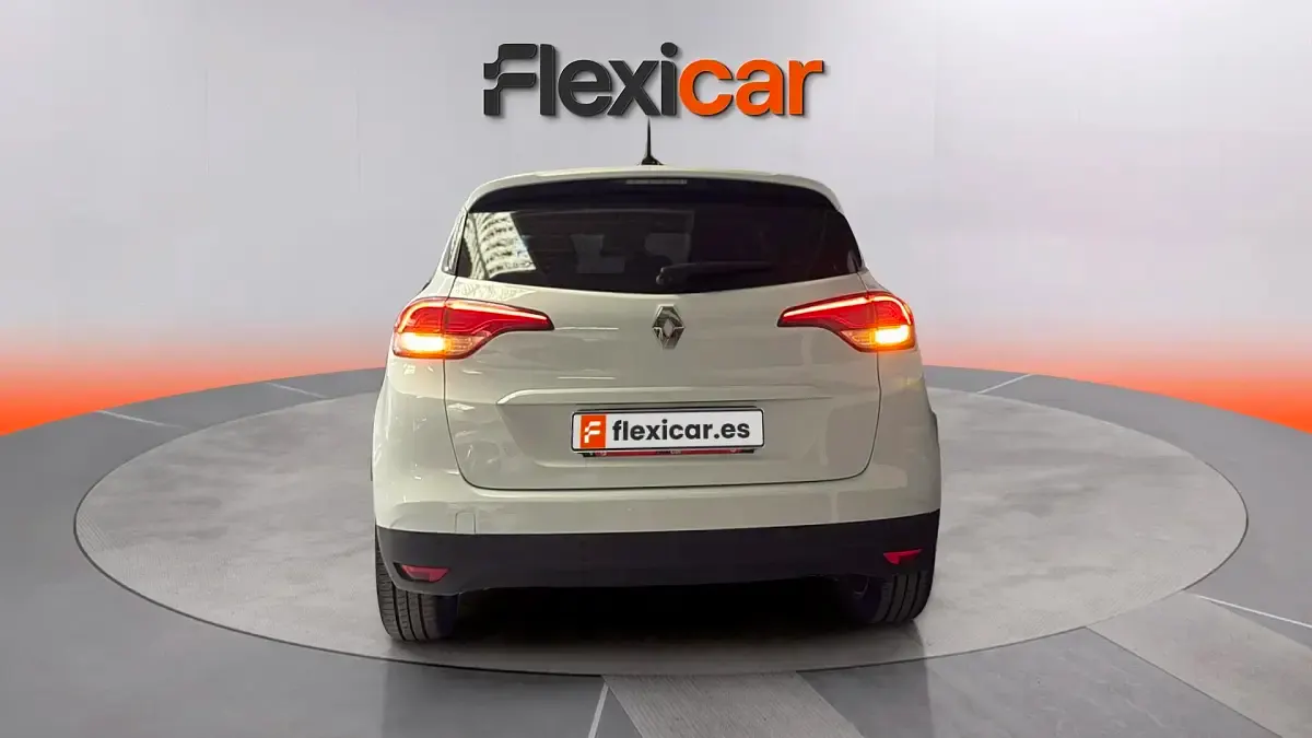 Usado Renault Scenic E-Tech LIMITED 140 CV (102 kW) 2020 Blanco Monovolumen