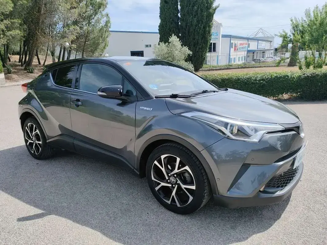 Usado Toyota C-HR Advance 122 CV (89 kW) 2017 Gris SUV