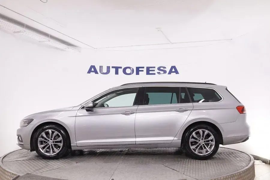 Usado VW Passat Executive 150 CV (110 kW) 2020 Blanco