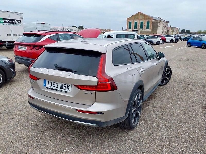 Usado Volvo V60 CC Ultimate 197 CV (144 kW) 2022 Gris / plata Familiar