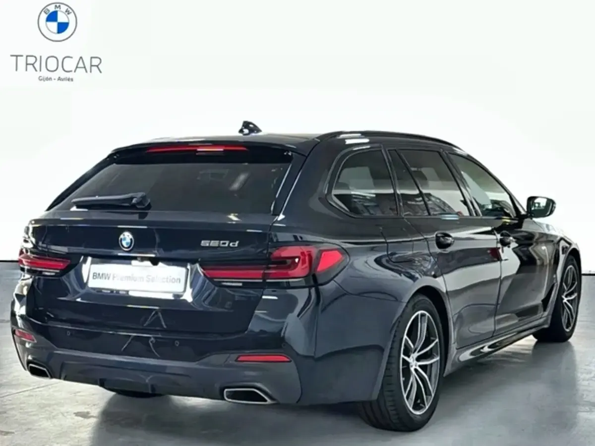 Usado BMW 520 Comfort Edition 190 CV (139 kW) 2024 Negro Familiar