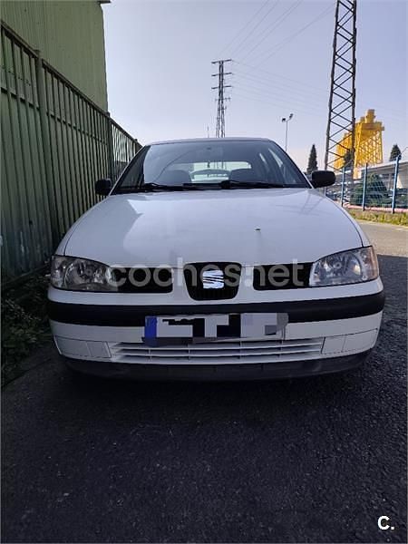 Usado Seat Ibiza Stella 68 CV (50 kW) 2001 Blanco Utilitario