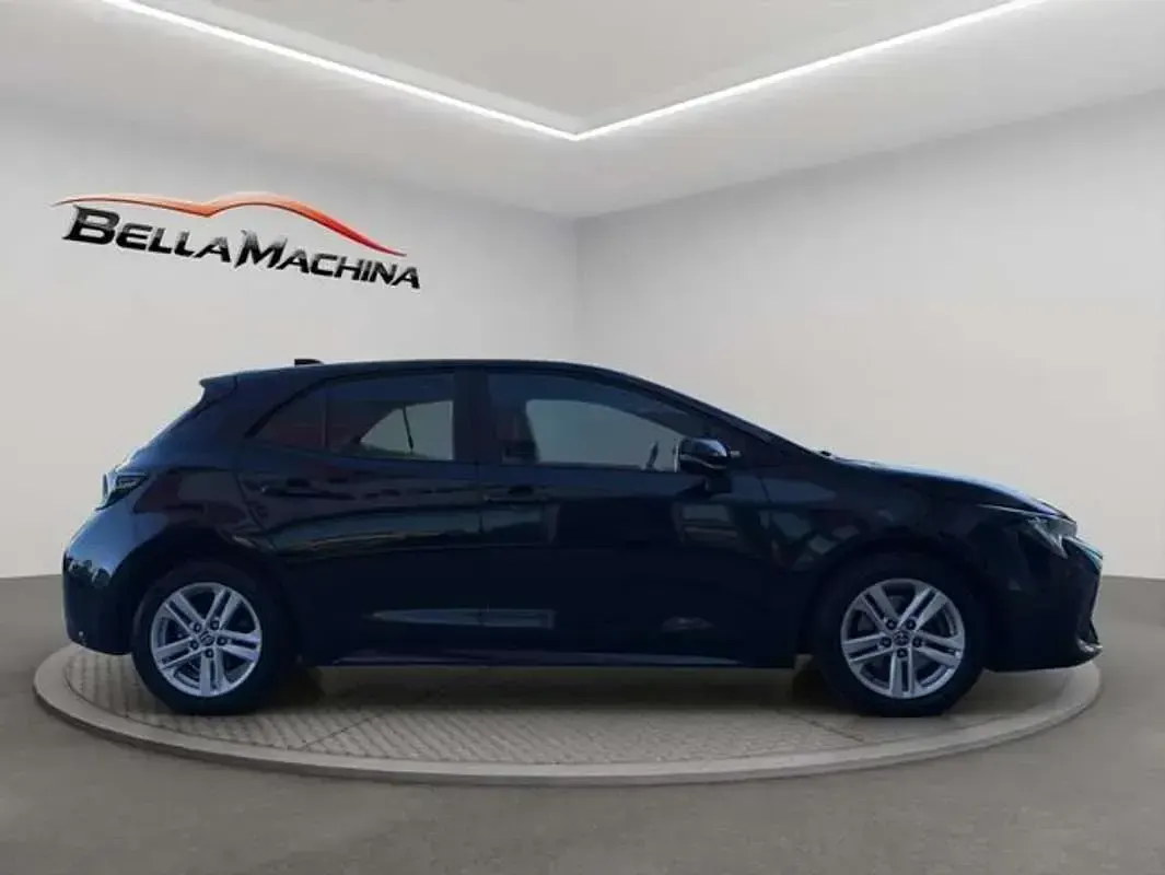 Usado Toyota Corolla Advance 184 CV (135 kW) 2022 Negro Utilitario