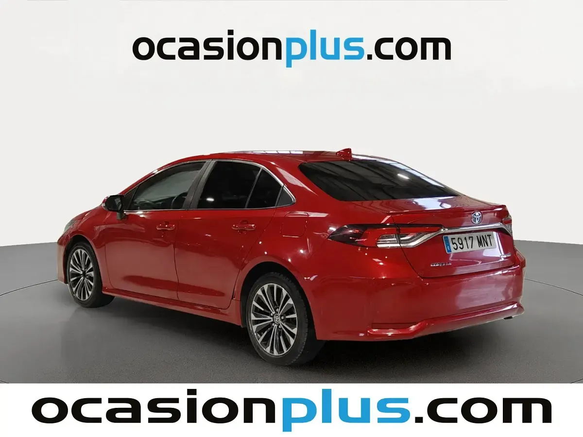 Usado Toyota Corolla Style 140 CV (102 kW) 2024 Rojo Berlina