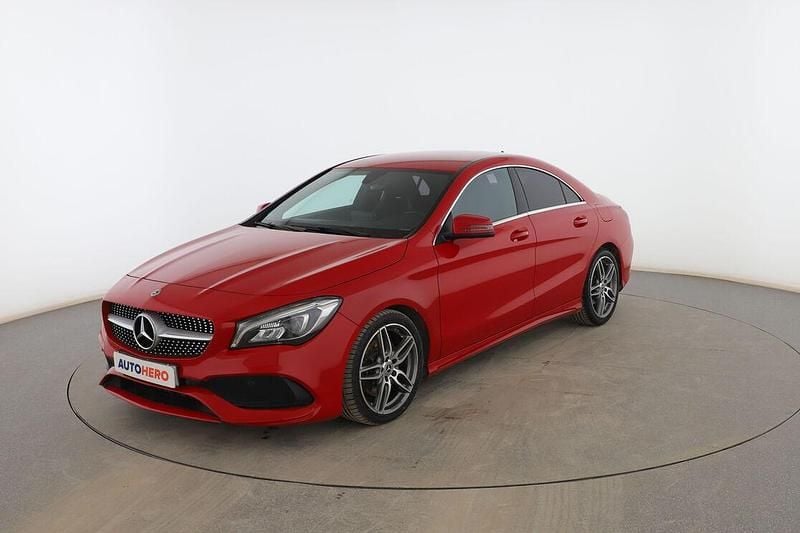 Usado Mercedes CLA220 AMG line 177 CV (130 kW) 2017 Rojo Berlina