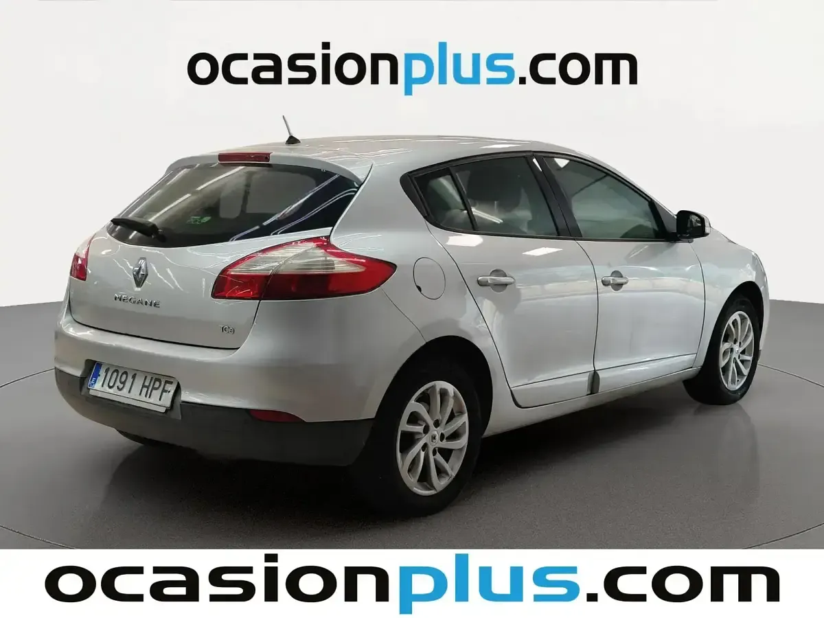 Usado Renault Mégane III Dynamique 115 CV (84 kW) 2013 Gris Berlina