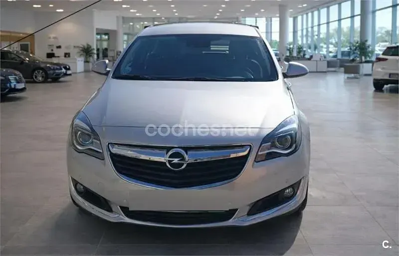 Usado Opel Insignia Business 120 CV (88 kW) 2016 Gris / plata Berlina