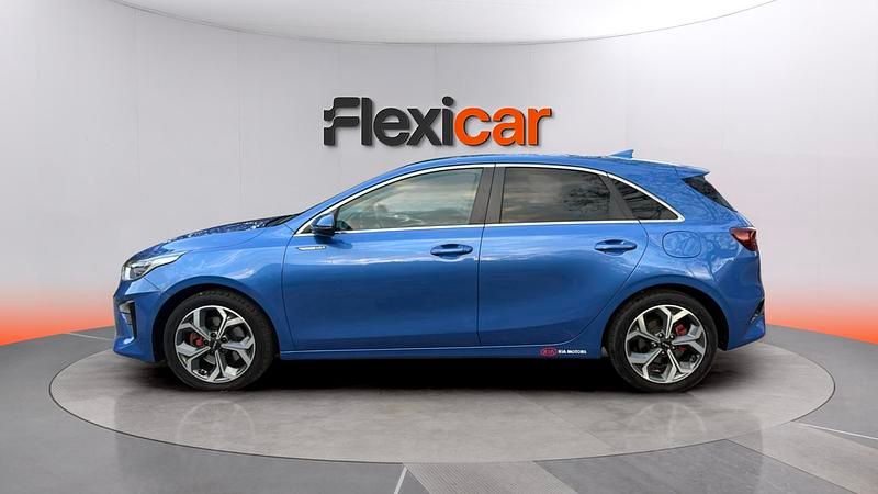 Usado Kia Ceed 120 CV (88 kW) 2019 Azul Utilitario