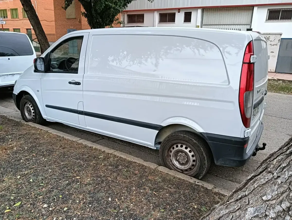 Usado Mercedes Vito 88 CV (64 kW) 2005 Blanco Van