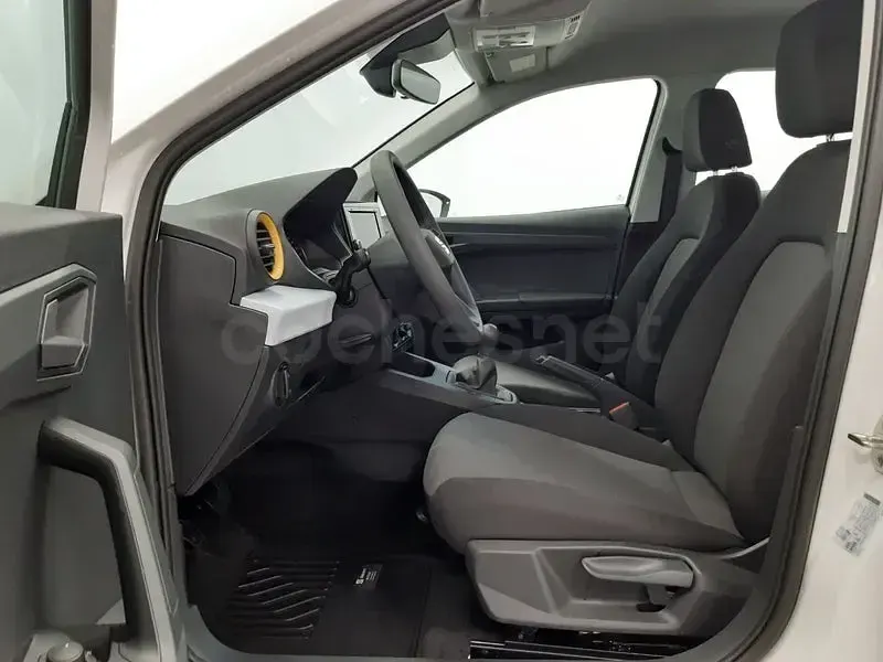 Usado Seat Arona Style 115 CV (84 kW) 2025 Blanco SUV