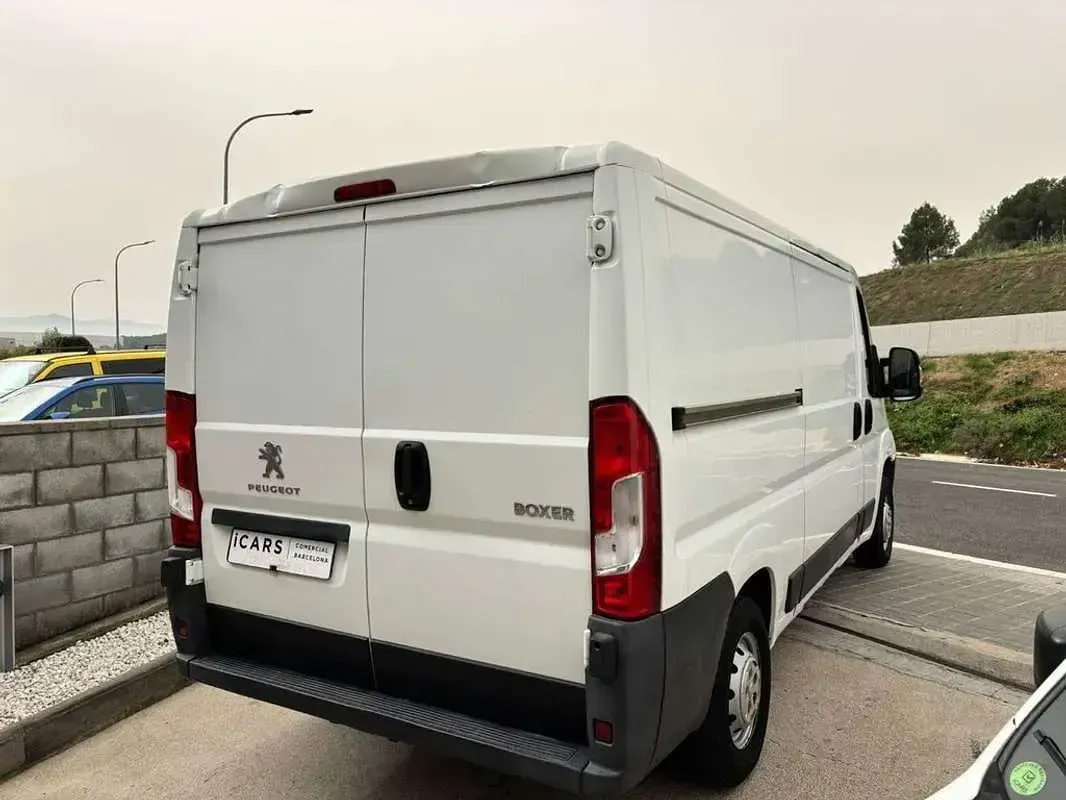 Usado Peugeot Boxer 109 CV (80 kW) 2018 Blanco Van