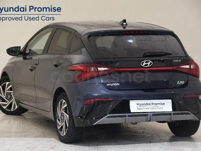 Usado Hyundai i20 100 CV (73 kW) 2025 Gris / plata Utilitario