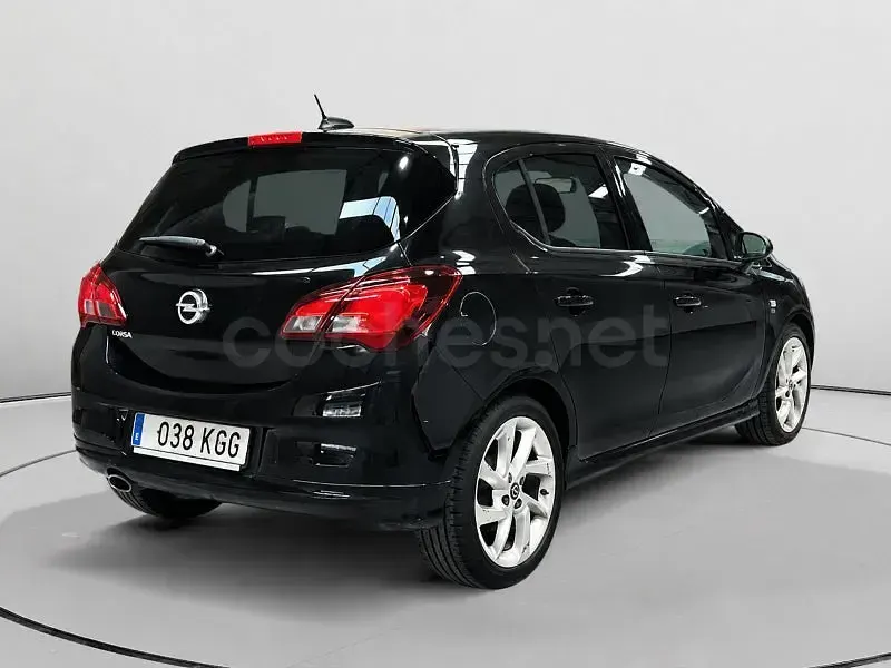 Usado Opel Corsa Selective 90 CV (66 kW) 2017 Negro Utilitario