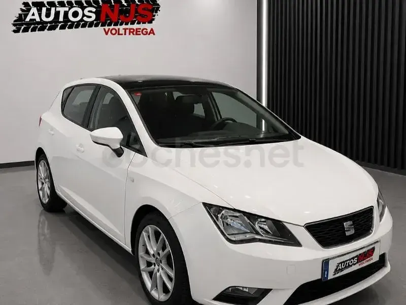 Usado Seat Leon Style 105 CV (77 kW) 2013 Blanco Berlina